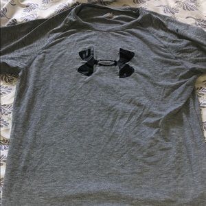 Under Armour Youth Xl heat gear logo active shirt